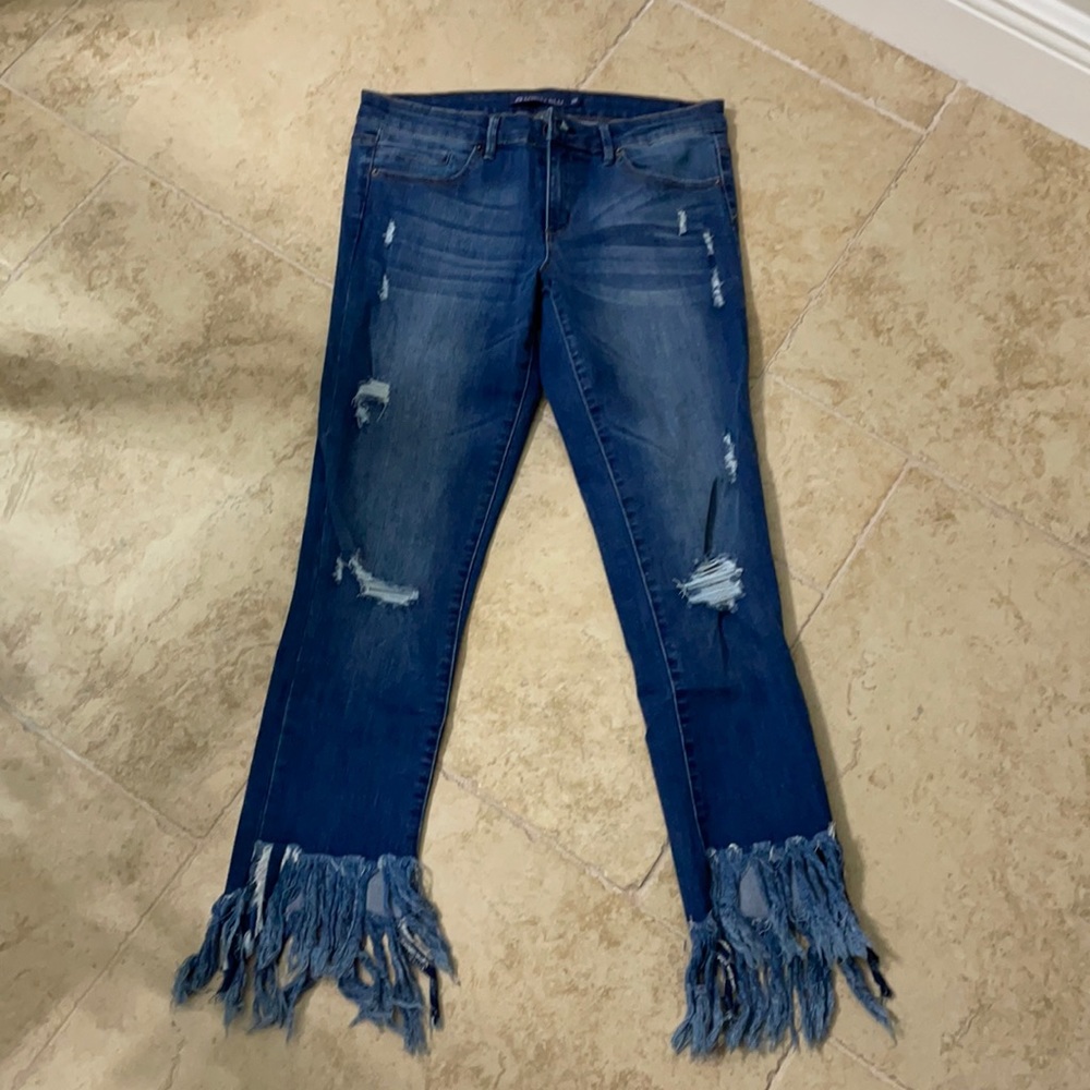 Tractr Blu jeans with fringe bottom